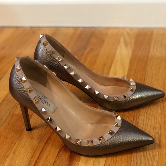 Valentino Rockstud 85mm Pebbled Leather Pump - Picture 11 of 16